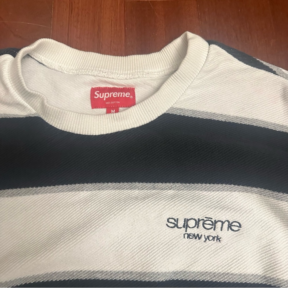 Supreme Sweater - Picture 2 of 2